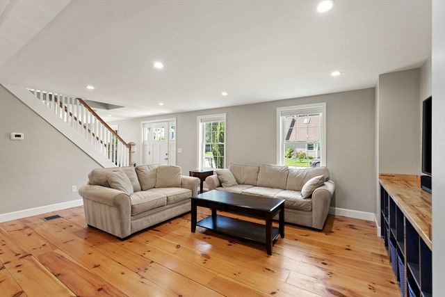 14 Bruce Ln, Wenham, MA 01984