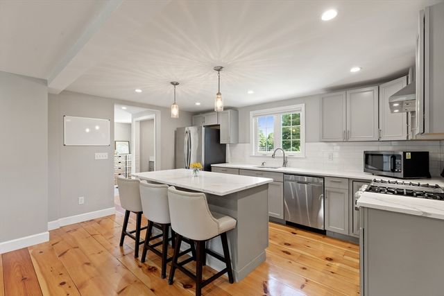14 Bruce Ln, Wenham, MA 01984