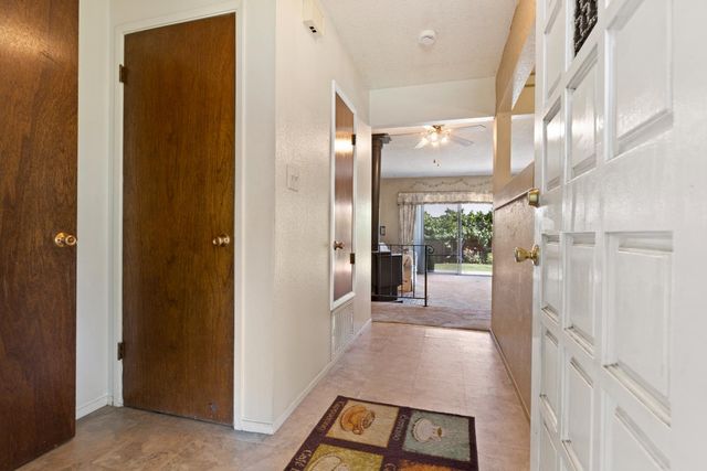 343 Eva Ct, Manteca, CA 95336