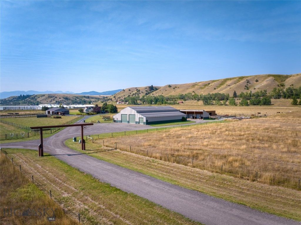 179 Black Dog Road, Gallatin Gateway, MT 59730 photo 11