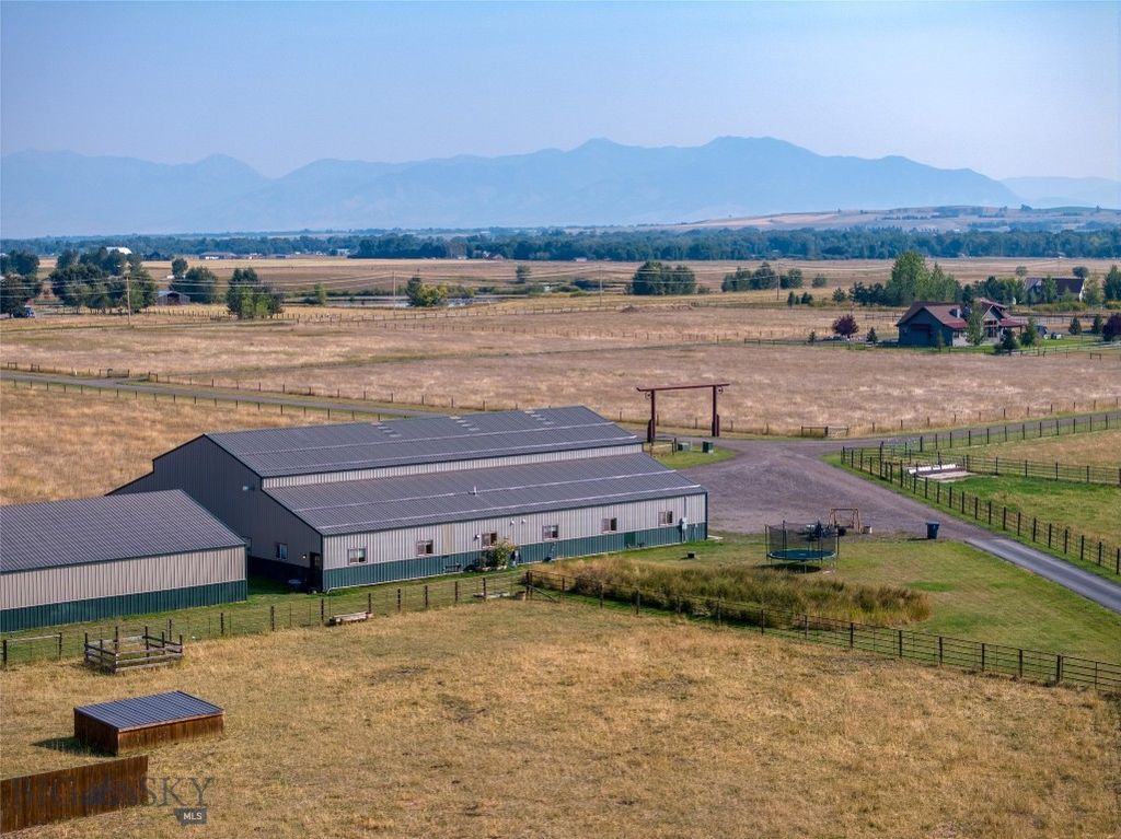 179 Black Dog Road, Gallatin Gateway, MT 59730 photo 14