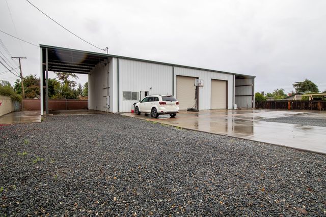 1107 W Westfield Avenue, Porterville, CA 93257