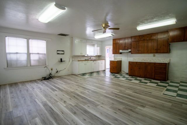 1107 W Westfield Avenue, Porterville, CA 93257