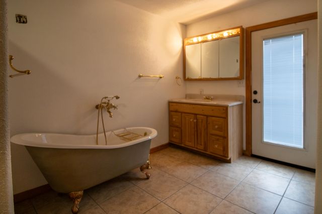 1107 W Westfield Avenue, Porterville, CA 93257