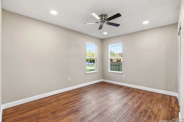 127 Roosevelt Drive, Seguin, TX 78155