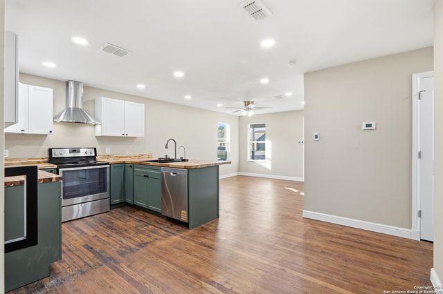 127 Roosevelt Drive, Seguin, TX 78155