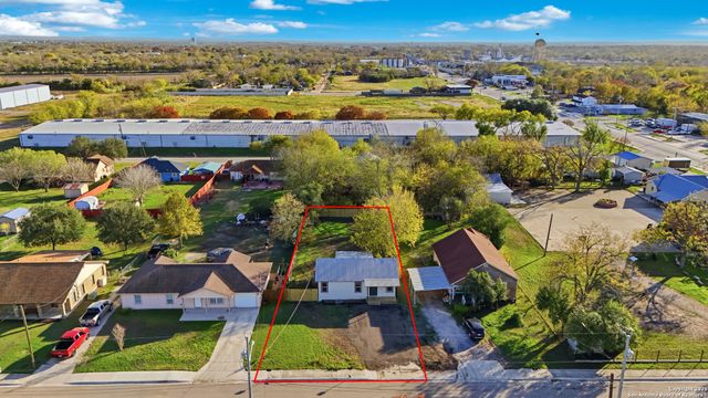 127 Roosevelt Drive, Seguin, TX 78155