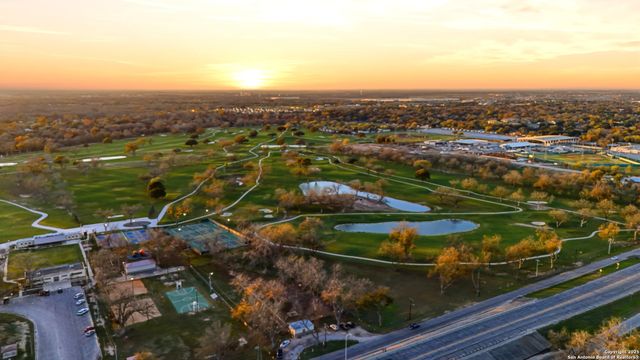 127 Roosevelt Drive, Seguin, TX 78155