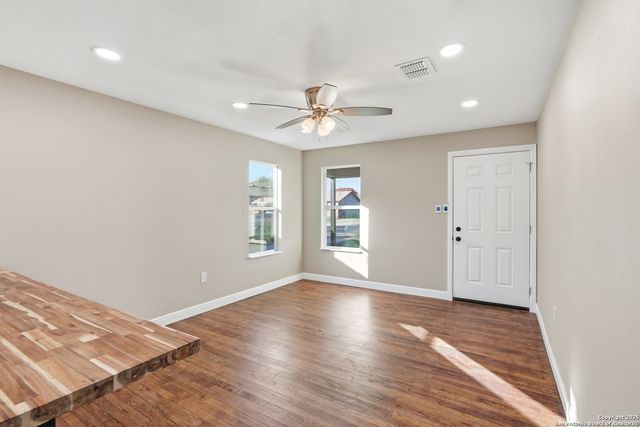 127 Roosevelt Drive, Seguin, TX 78155