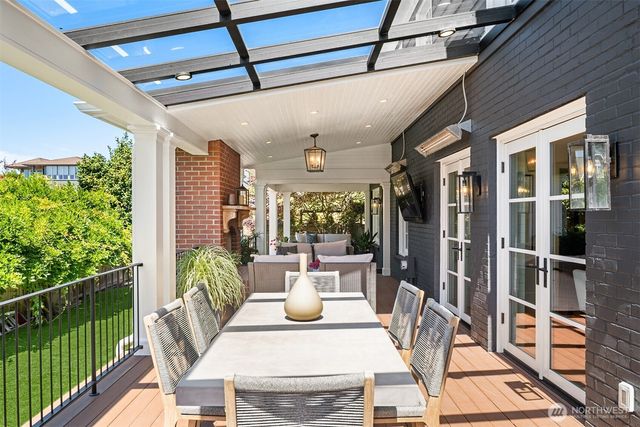 1515 28th Avenue W, Seattle, WA 98199