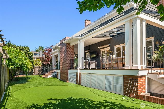 1515 28th Avenue W, Seattle, WA 98199