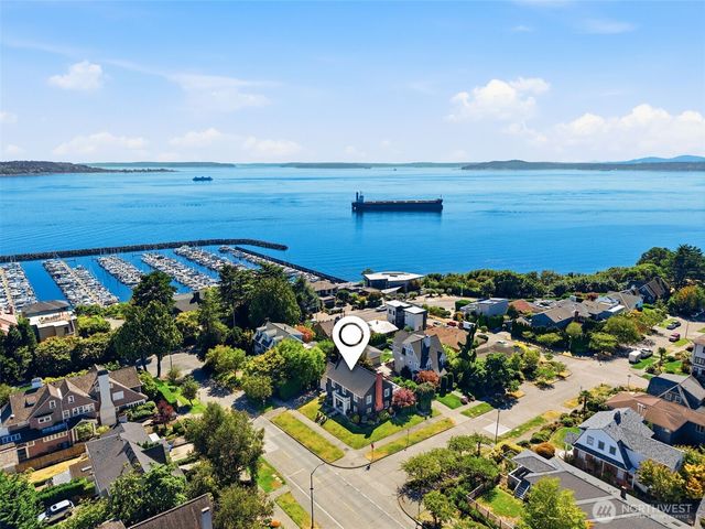 1515 28th Avenue W, Seattle, WA 98199