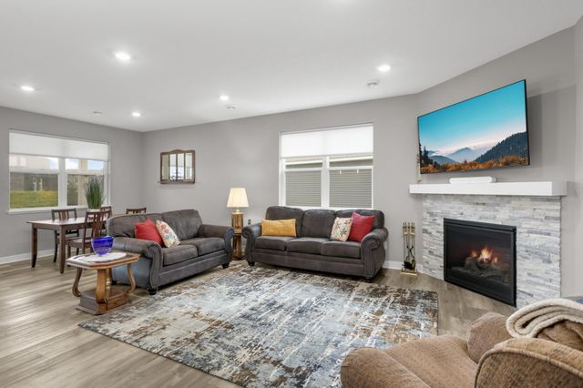 13626 Applewood Trail, Rosemount, MN 55068
