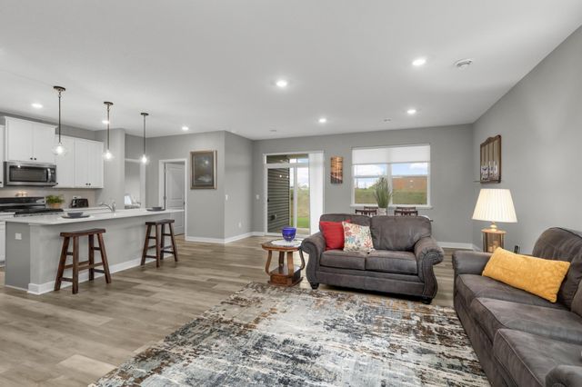 13626 Applewood Trail, Rosemount, MN 55068
