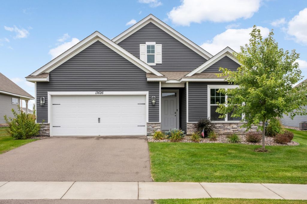 13626 Applewood Trail, Rosemount, MN 55068