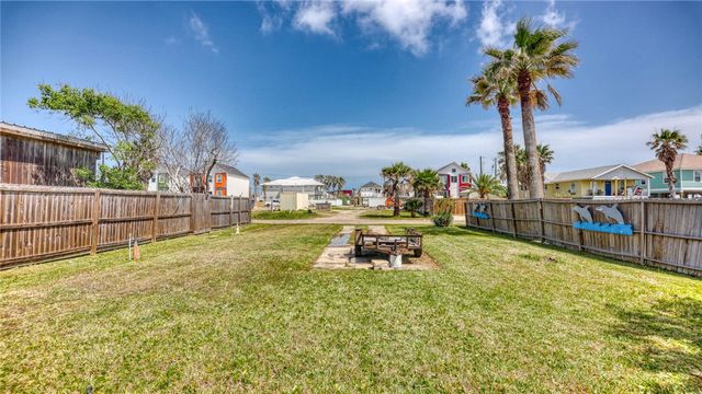 1510 Whispering Sands St, Port Aransas, TX 78373