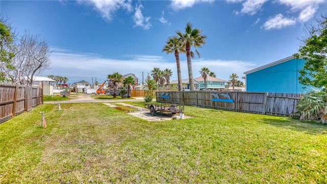 1510 Whispering Sands St, Port Aransas, TX 78373