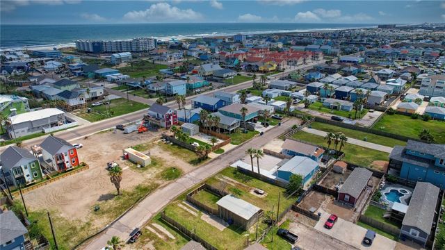 1510 Whispering Sands St, Port Aransas, TX 78373