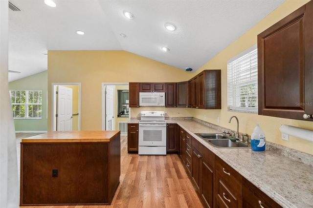 11274 S RIVIERA DRIVE, Homosassa, FL 34448