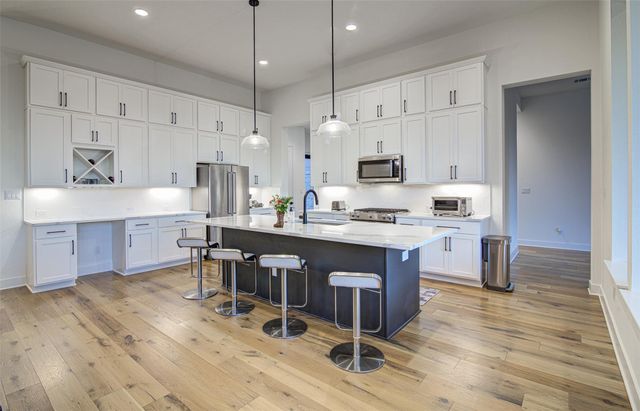 160 Onion Creek LN, Driftwood, TX 78619