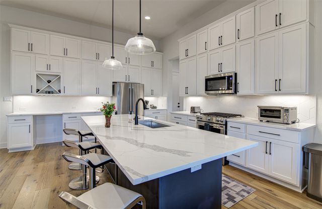 160 Onion Creek LN, Driftwood, TX 78619