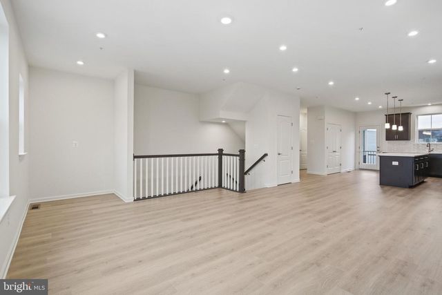 8262 LONGFORD RD, Millersville, MD 21108