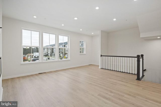 8262 LONGFORD RD, Millersville, MD 21108