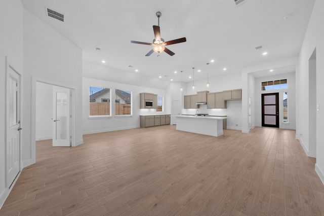 425 Mourning Dove Drive, Waller, TX 77447