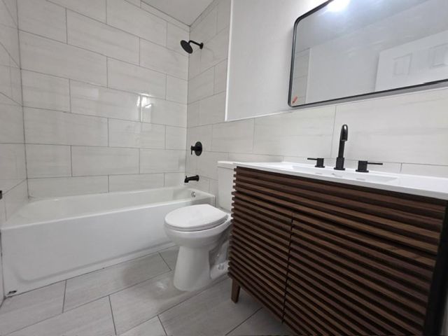 1958 Mckinley St 19, Hollywood, FL 33020