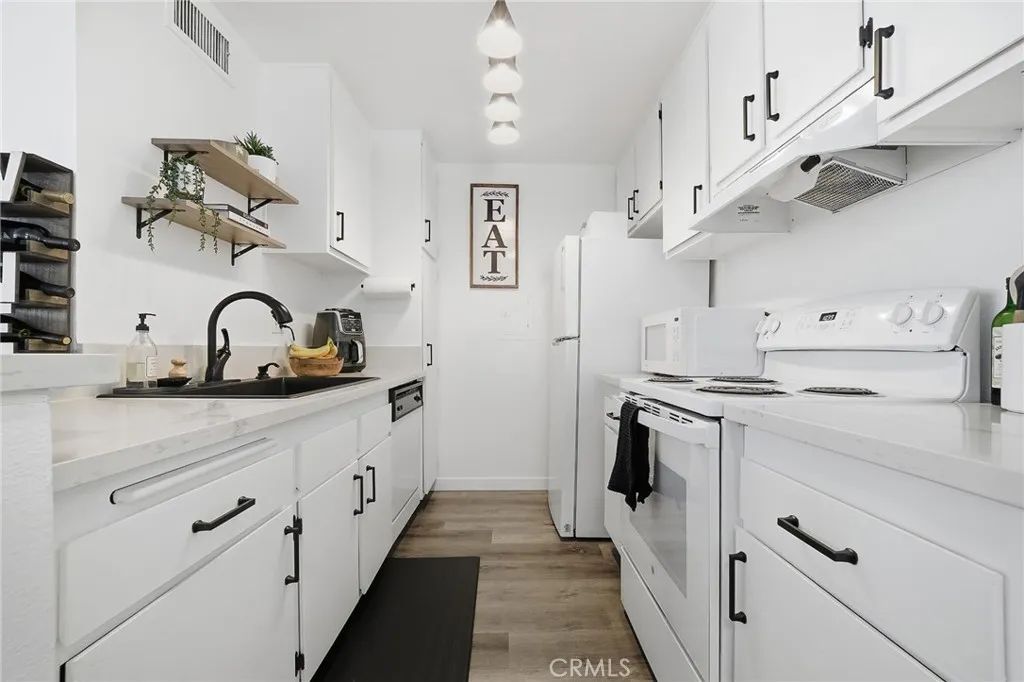 23515 Lyons 233, Valencia, CA 91355