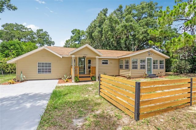 305 S ROSSITER STREET, Mount Dora, FL 32757