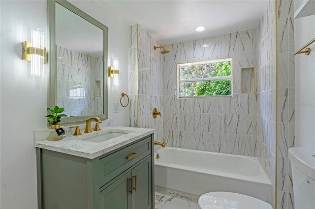 305 S ROSSITER STREET, Mount Dora, FL 32757