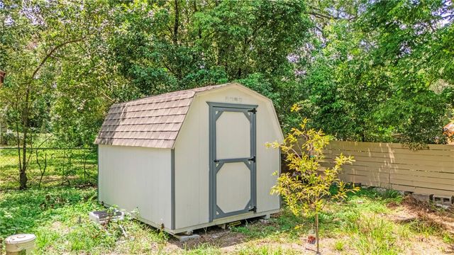 305 S ROSSITER STREET, Mount Dora, FL 32757