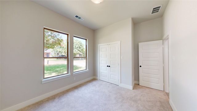 5624 Hiett Court, Fort Worth, TX 76112