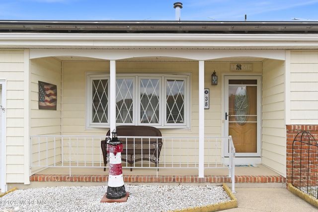 38 Westbrook Drive, Toms River, NJ 08757