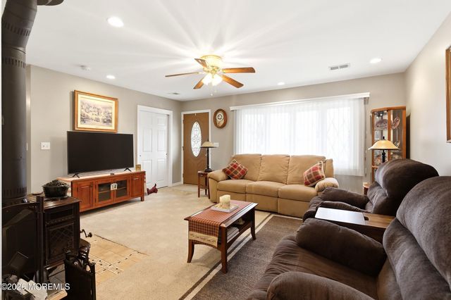 38 Westbrook Drive, Toms River, NJ 08757