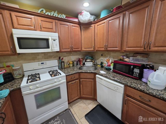 80 Pennsylvania Way, North Brunswick, NJ 08902