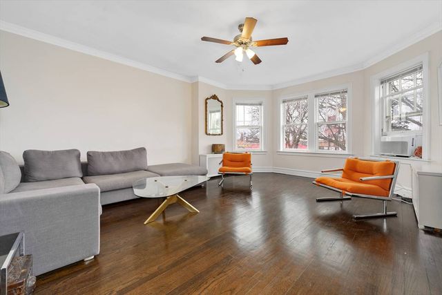 3617 N Sawyer Avenue 1, Chicago, IL 60618