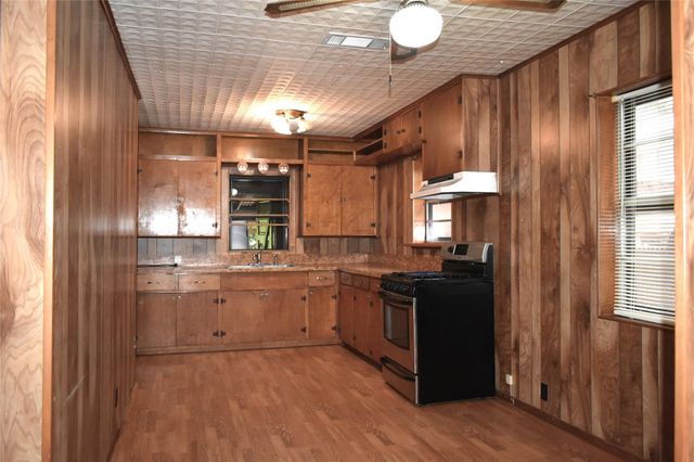 1601 Columbia Street, Liberty, TX 77575