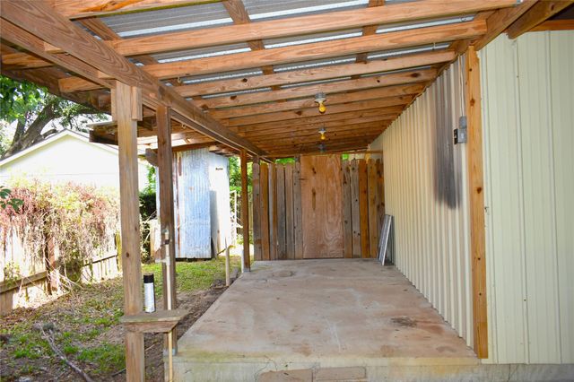 1601 Columbia Street, Liberty, TX 77575
