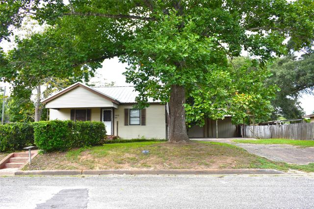 1601 Columbia Street, Liberty, TX 77575