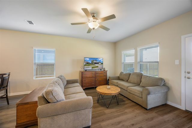 1037 Lakehaven Trail, Lavon, TX 75166