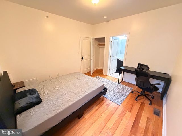 2136 N 18TH ST, Philadelphia, PA 19121