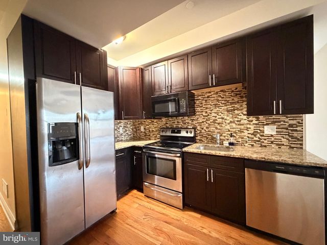 2136 N 18TH ST, Philadelphia, PA 19121