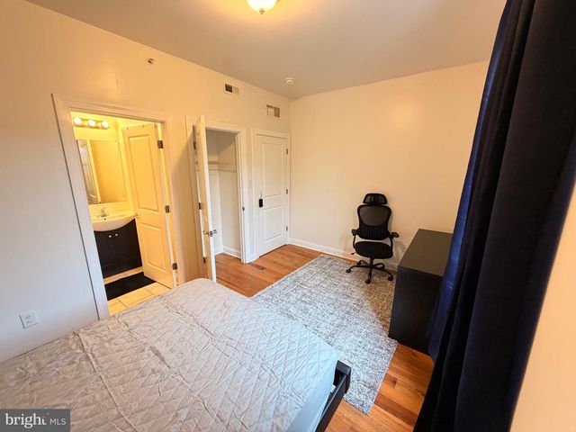 2136 N 18TH ST, Philadelphia, PA 19121
