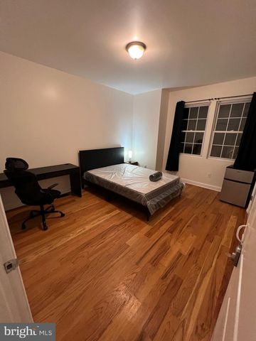 2136 N 18TH ST, Philadelphia, PA 19121