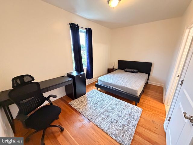 2136 N 18TH ST, Philadelphia, PA 19121