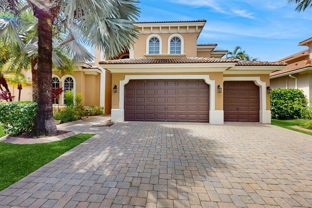 544 Edgebrook Lane, Royal Palm Beach, FL 33411