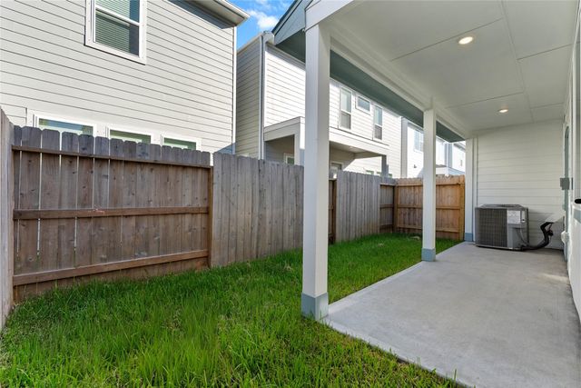 700 Sand Dollar Drive, Kemah, TX 77565