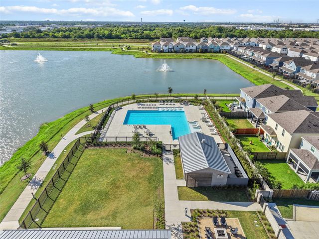 700 Sand Dollar Drive, Kemah, TX 77565